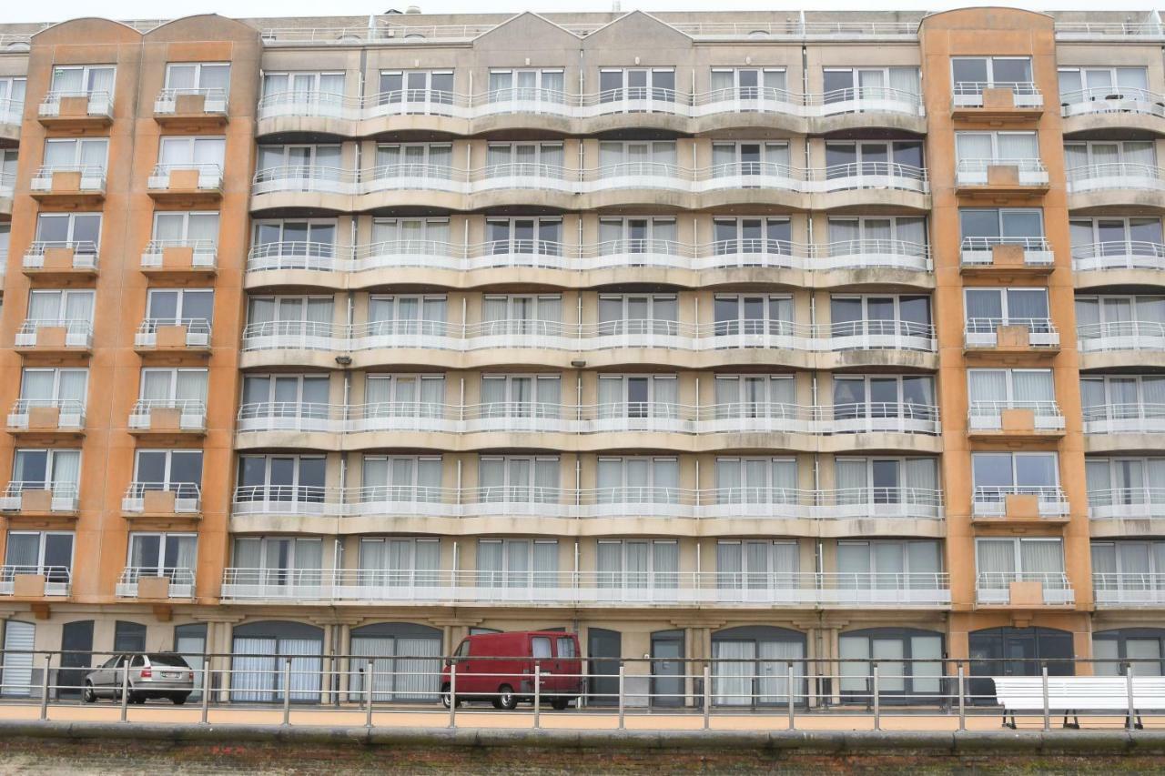 Zwembad Met Frontaal Zeezicht Apartamento Ostende